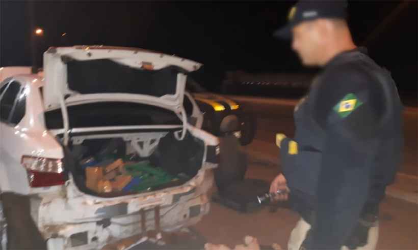 Casal é preso com 120 quilos de maconha na BR-381, em Sabará - Polícia Rodoviária Federal/Divulgação
