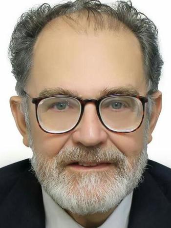 Professor tenta retirar colmeia do telhado do Instituto de Educação e morre - Reprodução/Whatsapp