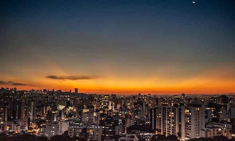 #PRAENTENDER: O que explica este pôr do sol incrível de Belo Horizonte - Jorge Lopes/EM/DA Press