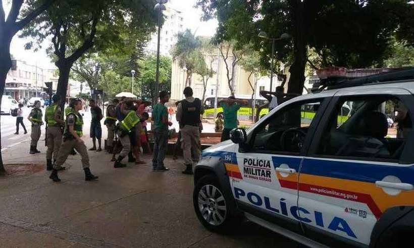 Jovem com indícios de distúrbio mental rouba motocicleta da PM em Belo Horizonte - PMMG/Divulgação