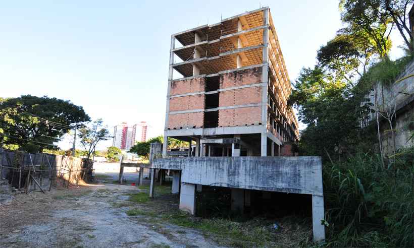 Às vésperas de sediar a Copa América, BH ainda tem hotéis planejados para 2014 com obras inacabadas - Ramon Lisboa/EM/D.A Press