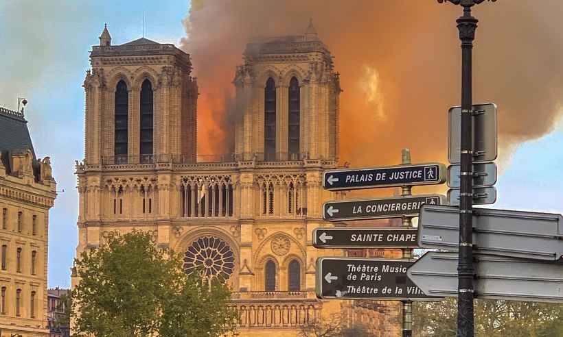 Primeira missa desde incêndio será realizada na catedral de Notre-Dame - Wikipedia