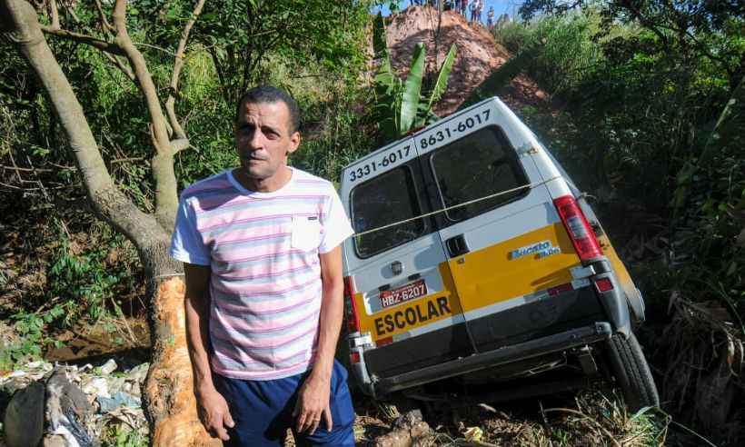 'Vi a van voando', diz morador que retirou crianças após acidente em Ibirité - Leandro Couri/EM/D.A.Press