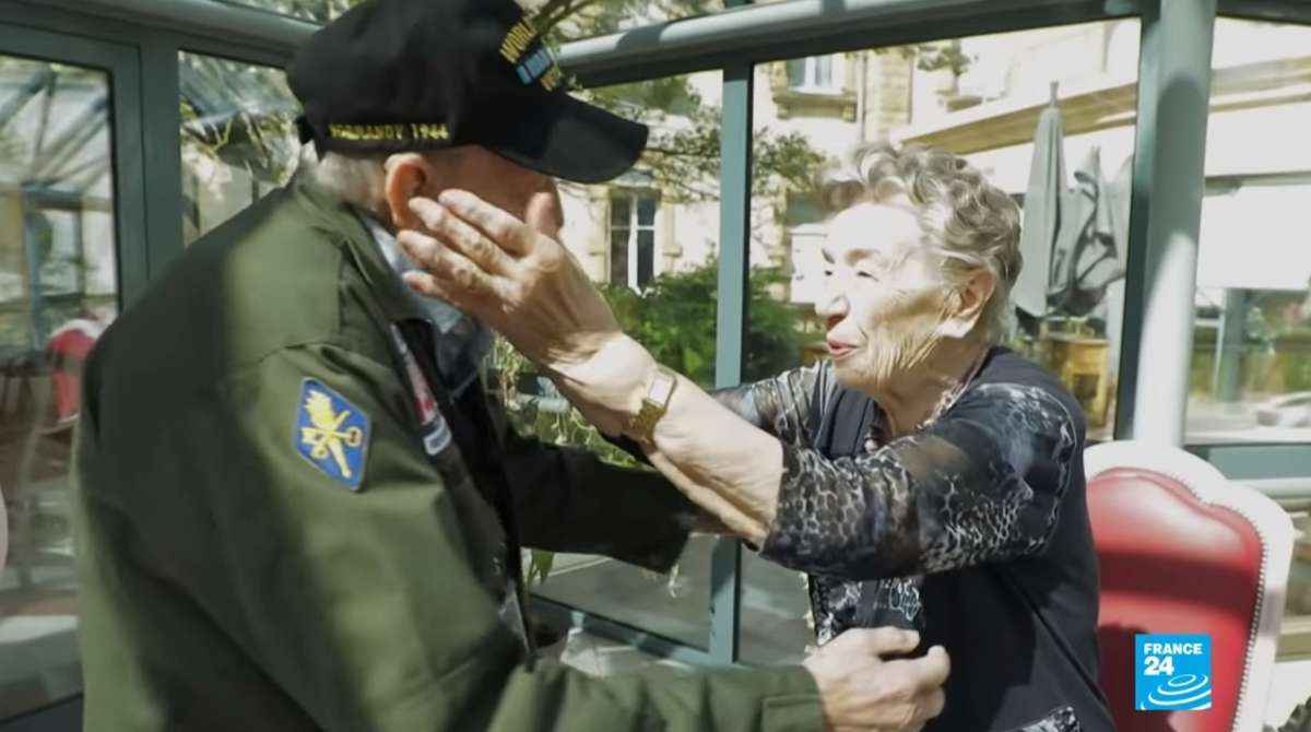 Conheça a história de um casal que venceu a guerra para celebrar o amor depois de 75 anos  - Reprodução/ YouTube France 24