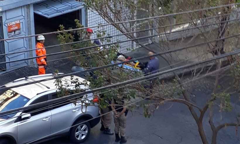 Homem tenta invadir casa e cai do muro no Bairro Serra - Rogério Barros/Divulgação