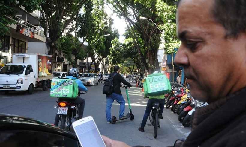 Aplicativos de transporte mudam relações de trabalho, com perdas e ganhos no mercado - Fotos: Paulo Filgueiras/EM/D.A Press