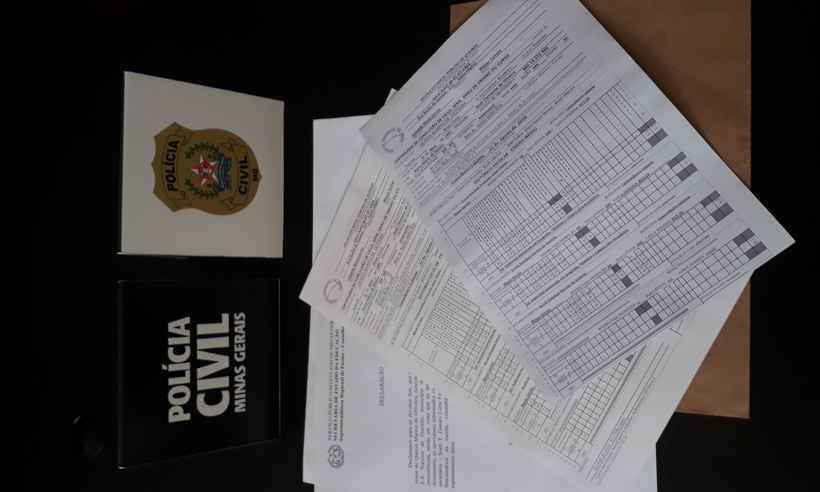 Suspeito de falsificar históricos e diplomas é preso em Conselheiro Lafaiete - Polícia Civil/Divulgação
