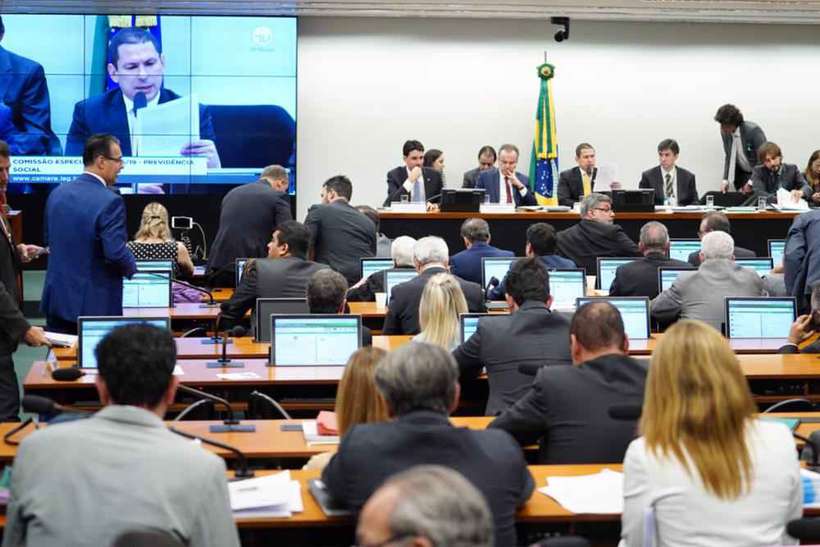 Em novo parecer, relator exclui estados e municípios da nova Previdência -  Pablo Valadares/Câmara dos Deputados