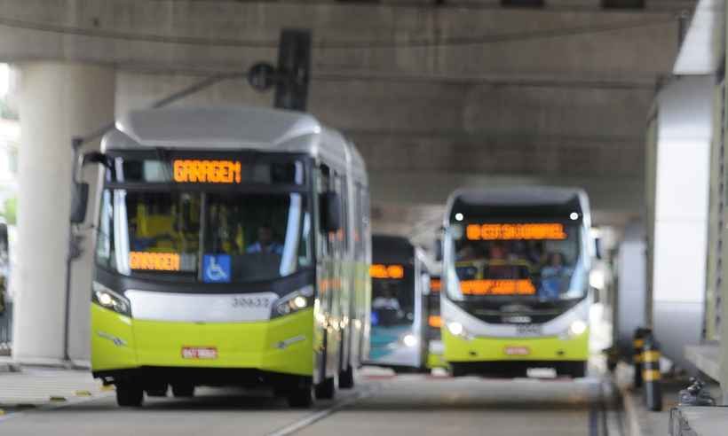 Mulher arrastada por ônibus será indenizada em R$ 8 mil por danos morais - Beto Magalhães/EM/D.A Press - 17/12/2014