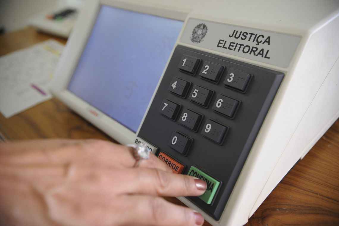 Eleitores de cinco municípios voltam às urnas neste domingo - Fábio Pozzebom/Agência Brasil