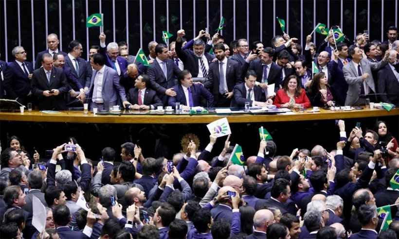 Câmara vota hoje destaques que podem mudar texto-base da reforma da Previdência