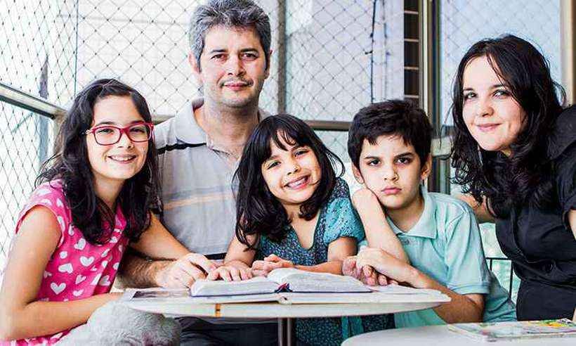 Aula em casa não é evasão escolar, diz Ministério; MPF pede suspensão -  Educa Mais Brasil