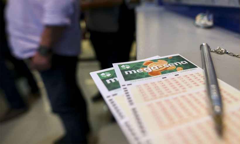 Mega-Sena acumula e pode pagar R$ 22 milhões no sábado - Marcelo Camargo/Agência Brasil
