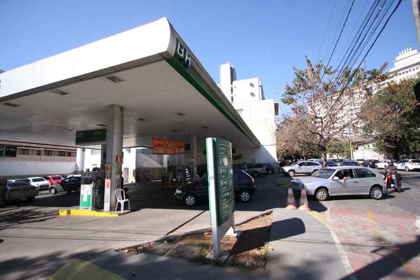 Petrobras reduz em 2,14% preço médio do litro da gasolina nas refinarias - Edesio Ferreira/EM/D.A Press.