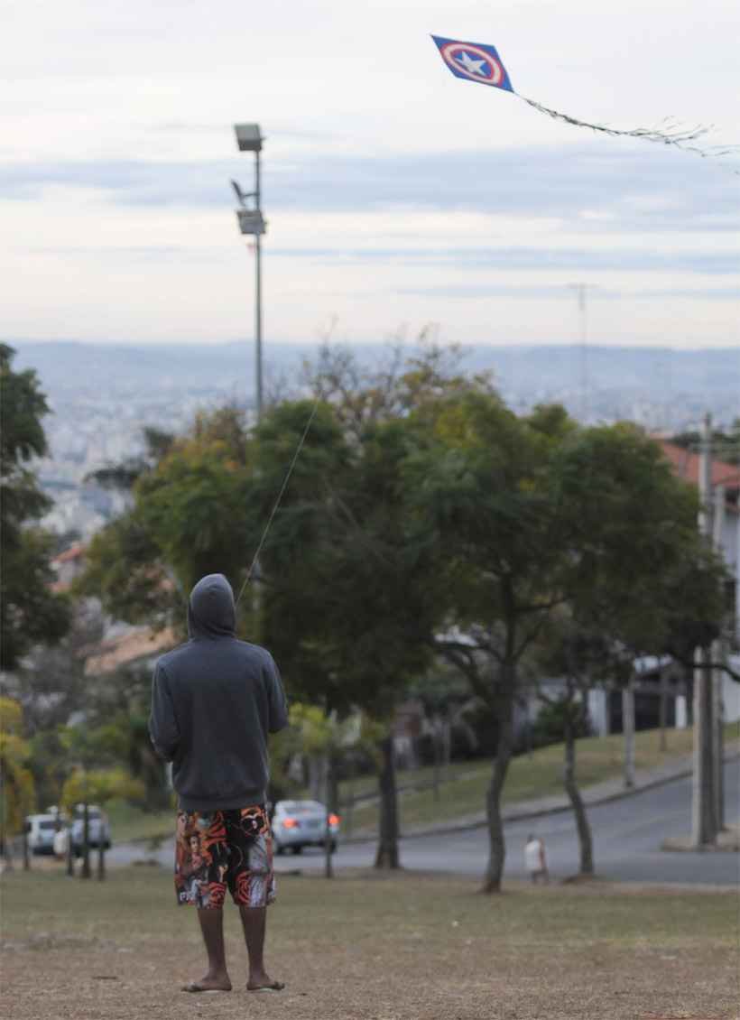'Se pega no pescoço, mata meu filho': diz pai de estudante ferido por linha chilena - Túlio Santos/EM/DA Press