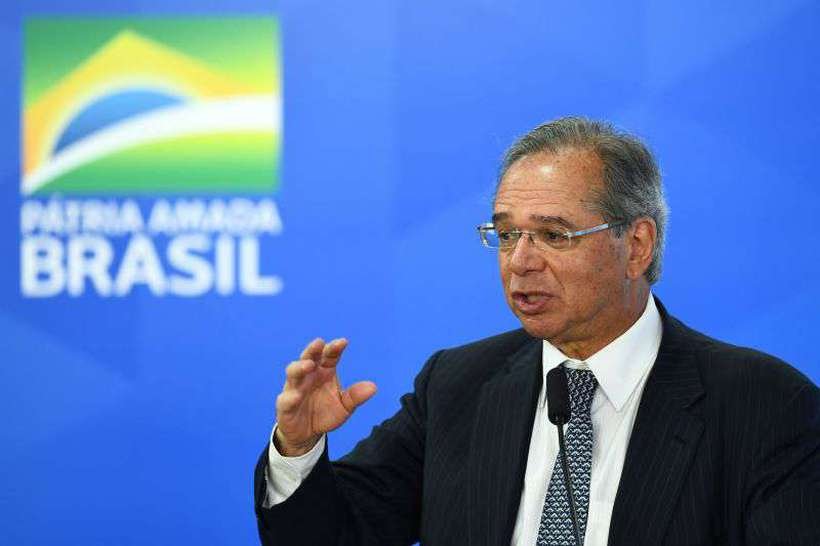Saques dos recursos do FGTS serão para sempre, diz Paulo Guedes - Evaristo Sa/AFP