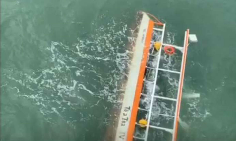 Duas turistas morrem em naufrágio de catamarã em Maragogi (AL) - Corpo de Bombeiros/Divulgacao 