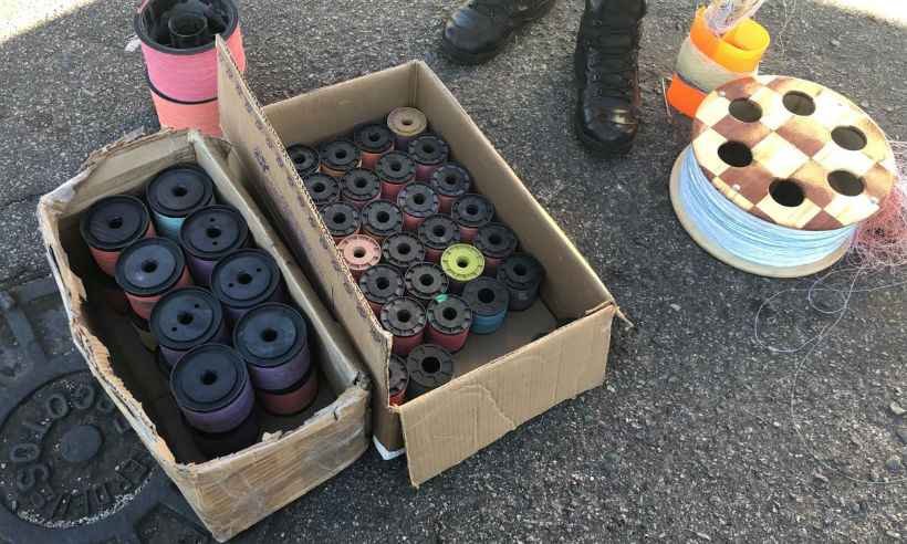 Homem é preso com dezenas de carretéis com linhas chilenas em Minas - Polícia Militar (PM) / Divulgação