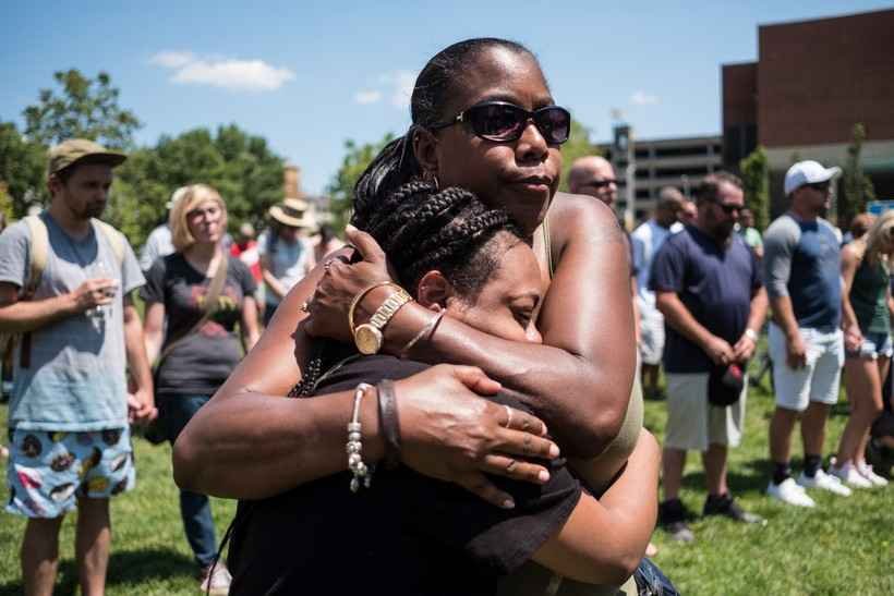 Atirador de Ohio era branco de 24 anos, e sua irmã está entre os mortos - Megan JELINGER / AFP