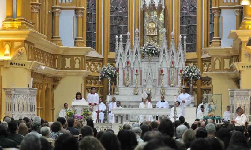 Altar da Igreja Nossa Senhora da Boa Viagem é revelado após reforma - Marcos Vieira/EM/D.A Press