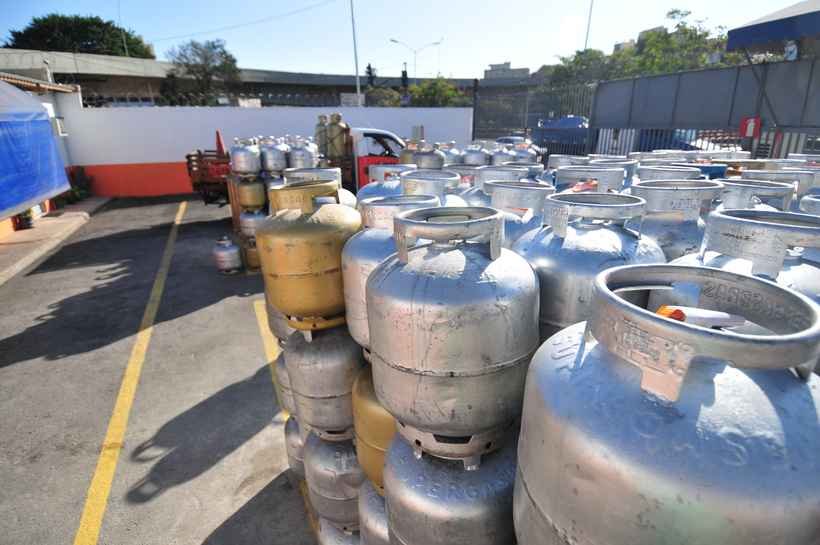 Petrobras aprova revisão da política de preços do botijão de gás -  Alexandre Guzanshe/EM/D.A Press