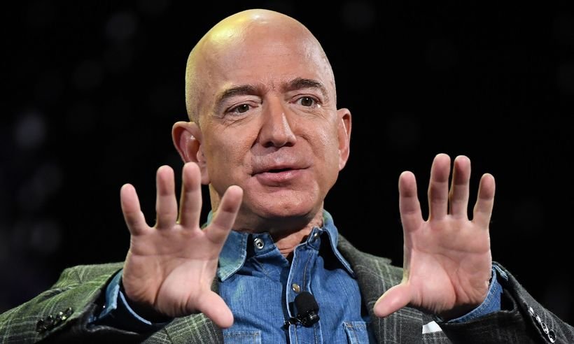 Parceiro da Amazon é acusado por explorar mão de obra de adolescentes - Mark Ralston