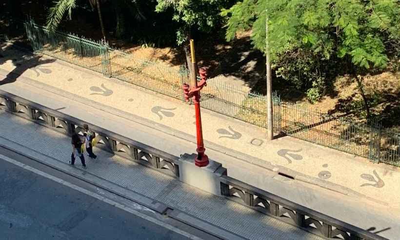 Postes do Viaduto Santa Tereza ganham cada vez mais forma; veja imagem - Fred Bottrell/EM/D.A.Press