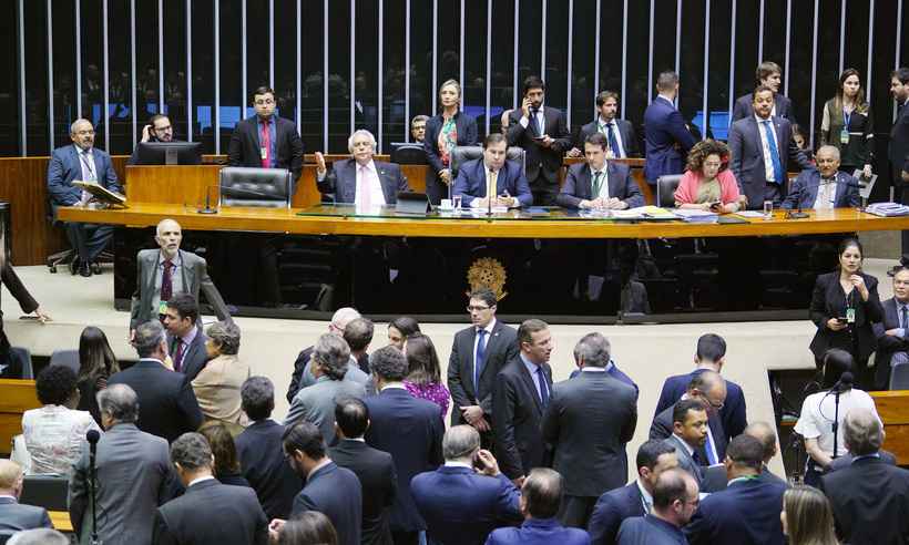 Câmara aprova urgência para projeto de registro e posse de armas - Pablo Valadares