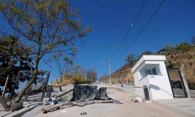 Mistério no Mirante da Caixa D'Água: quem instalou cancela no caminho? - Fotos Leandro Couri/EM/D.A PRESS