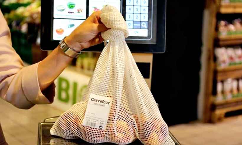  Carrefour troca saquinhos de plástico por sacolas de algodão na Espanha - Carrefour/Divulgação