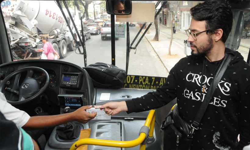 Queda de braço sobre cobradores tende a levar reajuste das passagens de ônibus a impasse - Paulo Filgueiras/EM/D.A PRESS