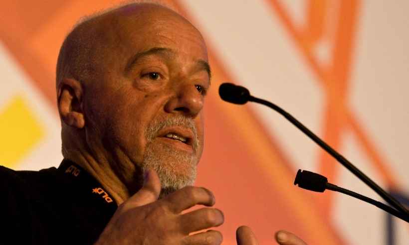 Paulo Coelho pede perdão à França por ataques de Bolsonaro a Brigitte Macron - Wikimedia commons