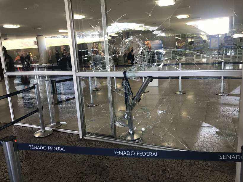 Impedido de entrar no Congresso, homem quebra vidraça do Senado -  Alessandra Azevedo/CB/D.A Press