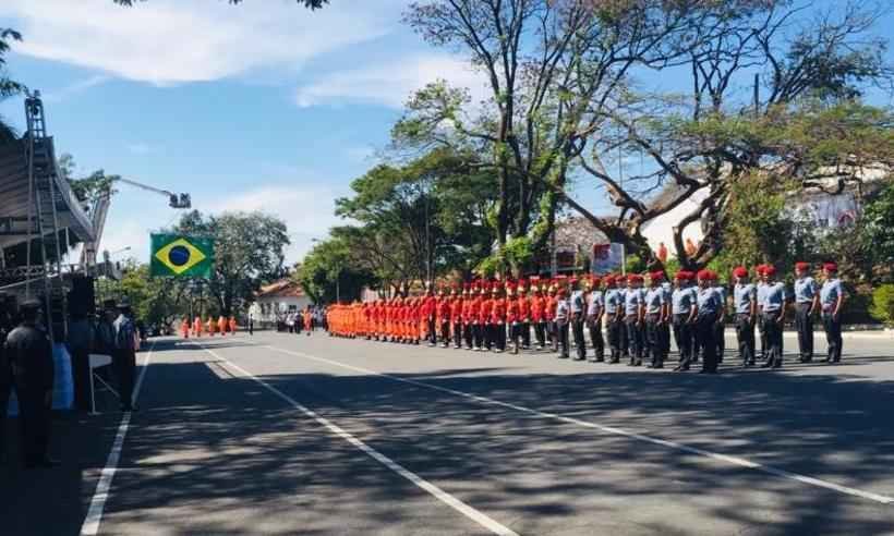 Corpo de Bombeiros completa 108 anos e recebe homenagem por trabalhos em Brumadinho  - Edésio Ferreira/EN/D.A Press