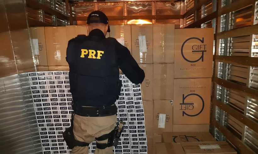 PRF apreende mais de 60 mil maços de cigarros em Minas - Divulgação/Polícia Rodoviária Federal (PRF)