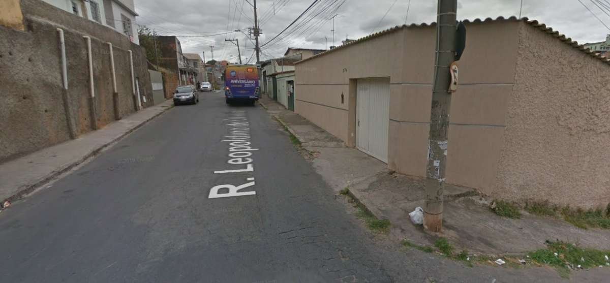 Homem e mulher são presos por tráfico de drogas numa corrida de aplicativo  - Google Street View/Reprodução