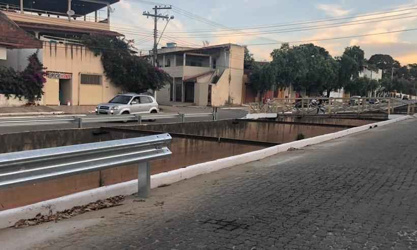 Acidentes aumentam, mas cidade paralisa instalação de proteção metálica  - André Manteufel