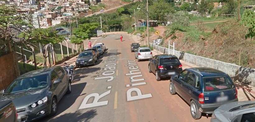 Polícia começa a investigar tiroteio que deixou dois mortos e crianças feridas no Santa Lúcia - Reprodução da internet/Google Maps