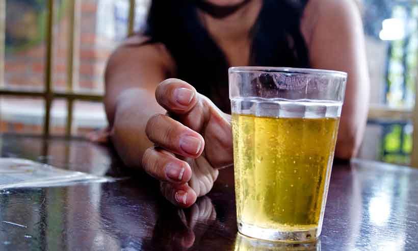 Uso prolongado de bebidas alcoólicas pode trazer sérias consequências a longo prazo - Marcos Santos//USP/Imagens/Divulgação