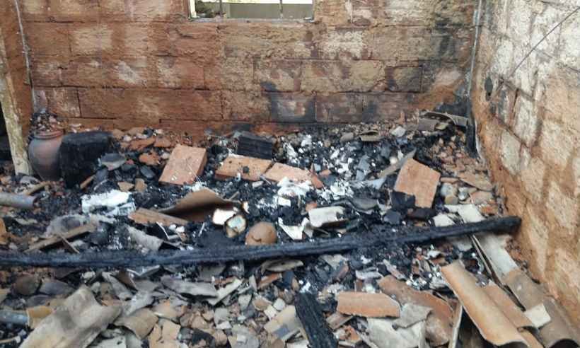 Incêndio destrói centro espírita em Uberlândia  - Corpo de Bombeiros/Divulgação