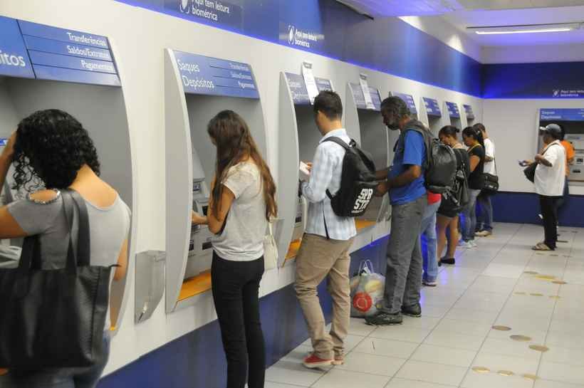 Projeto do governo quer taxar em 0,4% depósitos e saques e em 0,2% crédito e débito  - Marcos Vieira/EM/D.A Press