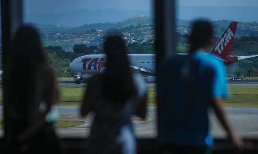 Passageiros que se atrasaram devido a pouso de emergência em Confins serão indenizados - Leandro Couri/EM/D.A.Press - 20/12/2018