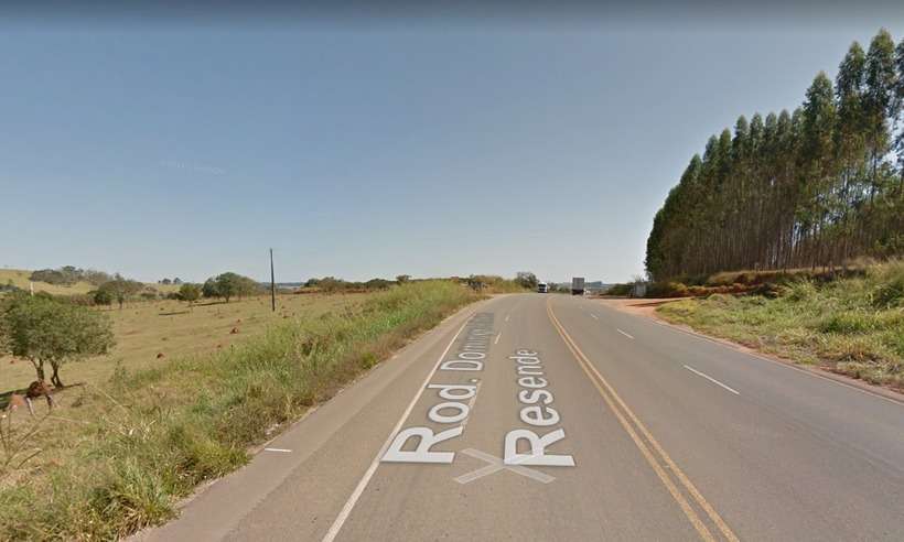 Acidente entre caminhão e carro deixa dois mortos na BR-491 - Google Street View/ Internet