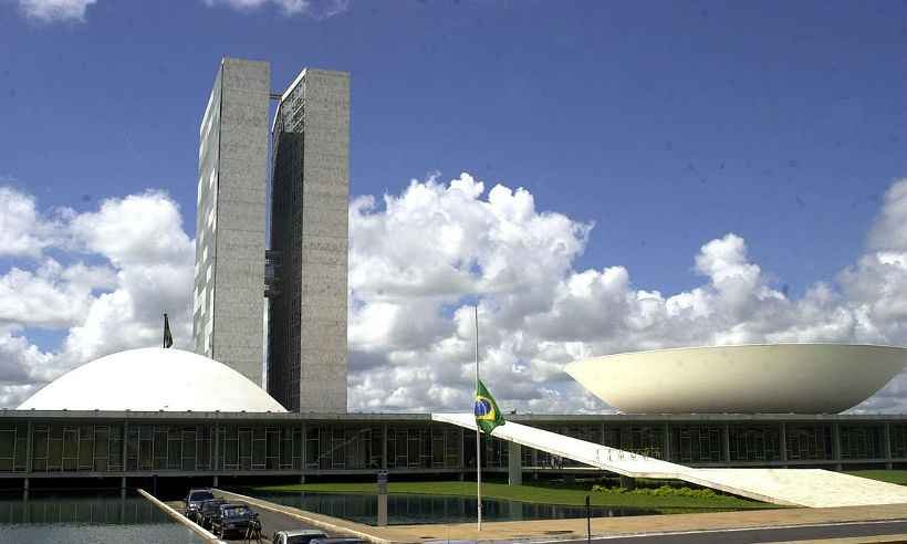Só 7% dos deputados e senadores abrem mão de auxílios para moradia - EBC