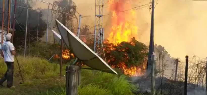 Incêndio atinge parque onde está localizado o Pico da Bandeira; veja vídeos - Reprodução/Youtube