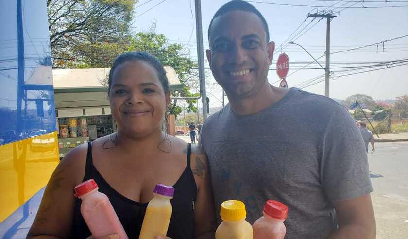 'Sustento minhas filhas com o dinheiro do suco', diz Viviane dos Santos - Márcia Maria Cruz/EM/DA PRESS