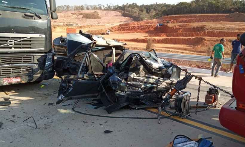 Acidente na BR-381, em Bom Jesus do Amparo, deixa três mortos - Corpo de Bombeiros/Divulgação