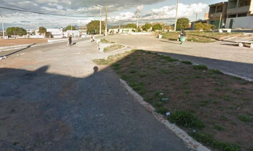 Homem dá facadas na ex, fala sobre crime em ônibus e é delatado por passageiro - Reprodução/Google Street View
