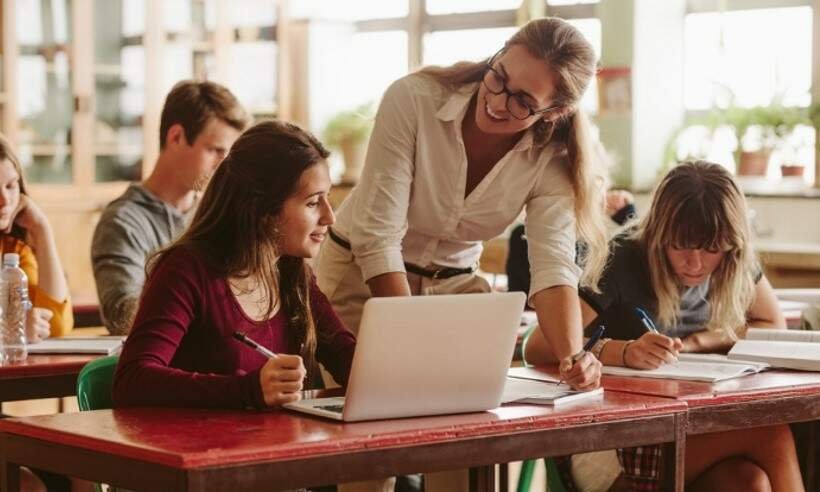 Plataforma oferece cursos online gratuitos para profissionais de educação - Educa Mais Brasil