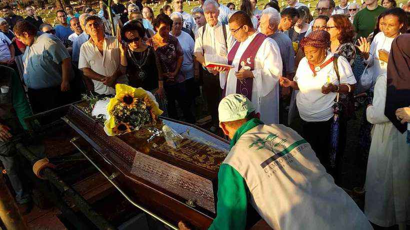 Preces, comoção e indignação marcam sepultamento do padre Casemiro -  Carlos Vieira/CB/D.A Press